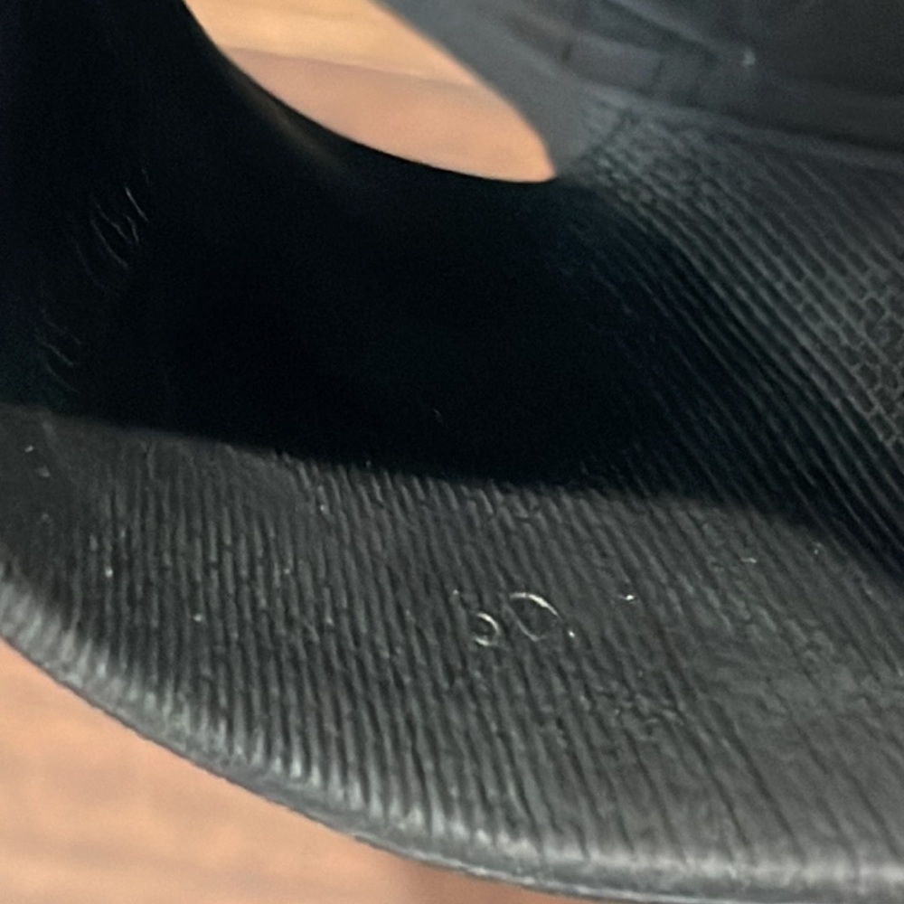 Adidas Black and White Slides Size 5 - Picture 4 of 4